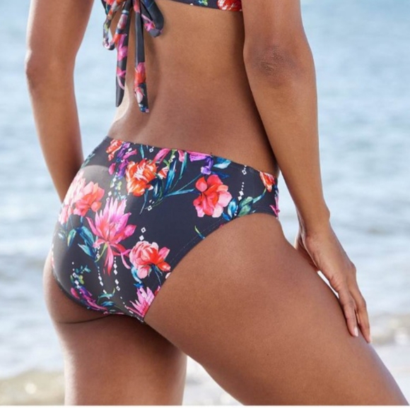 VENUS Floral Drop Bikini Bottom, size M - Picture 9 of 11